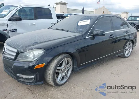 2013 Mercedes-Benz C 250 Sport из США, поврежденный, VIN WDDGF4HBXDR256194